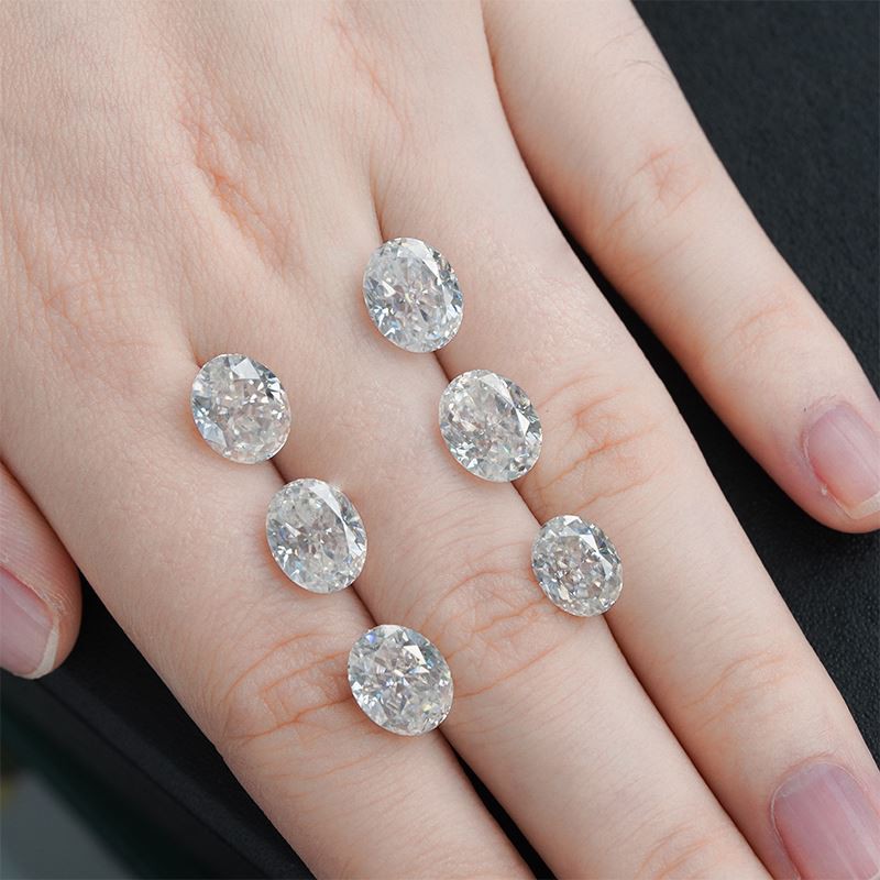 Crushed Ice Oval Diamond Moissanite